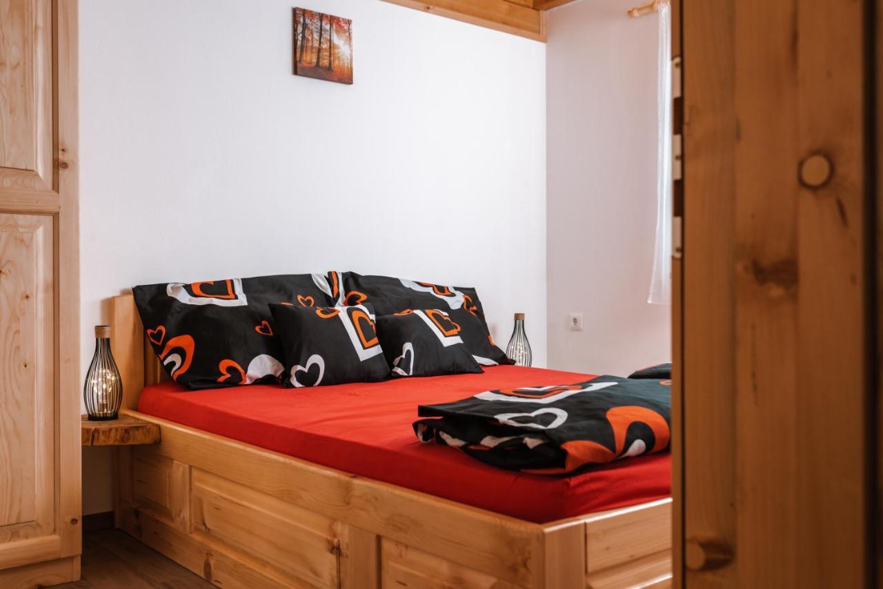 Apartmaji Gracner Dramlje ภายนอก รูปภาพ